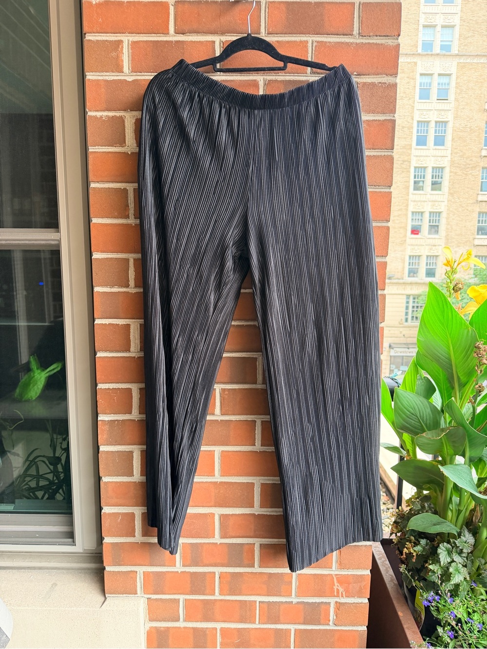 Zara Black Pleated Wide-Leg Pants